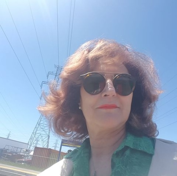 Meet your Posher, Sandra - Picture 1 of 1